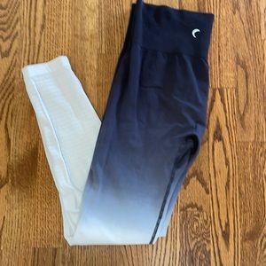 Zyia Black & White Ombre Performance Hi-Rise